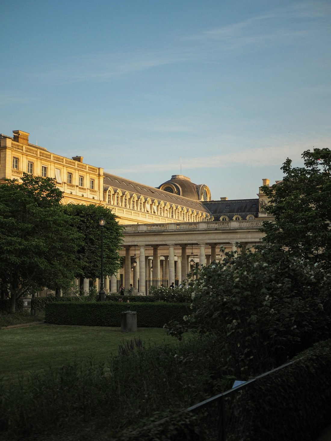 Colonnade classique parisienne